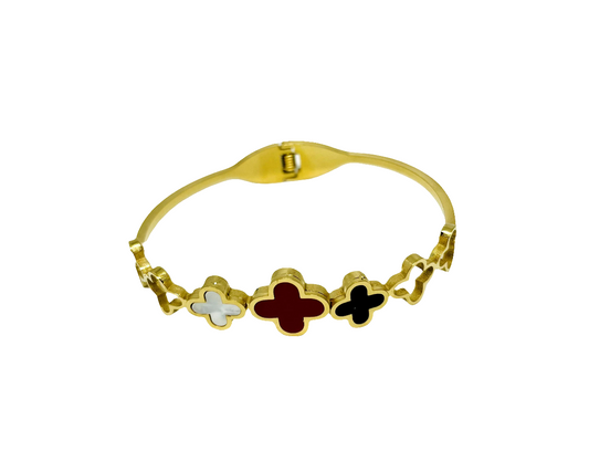 Elegant Golden Clover Bracelet for Women | Stylish Fashion Jewelry – UniqeTrader