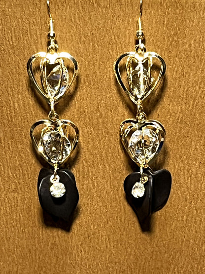 أقراط ذهبية متدلية على شكل قلب من الكريستال - مجوهرات نسائية أنيقة | Uniqe Trader